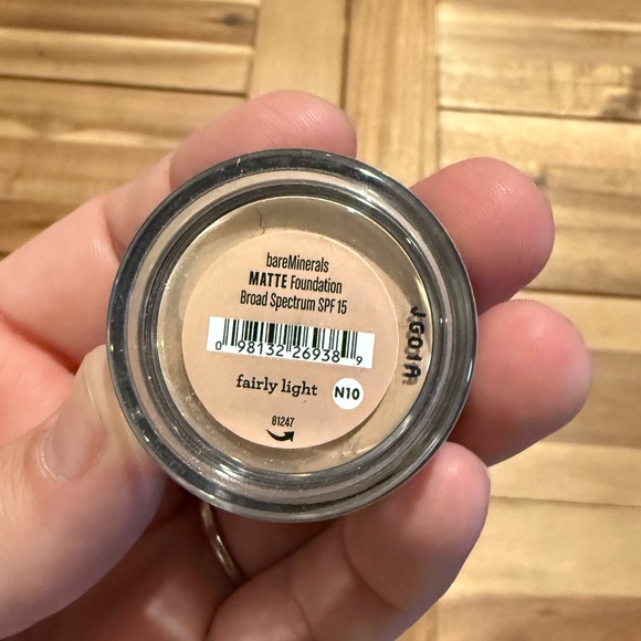 New bare minerals matte foundation spf 15 fairly light n10 - Picture 1 of 3